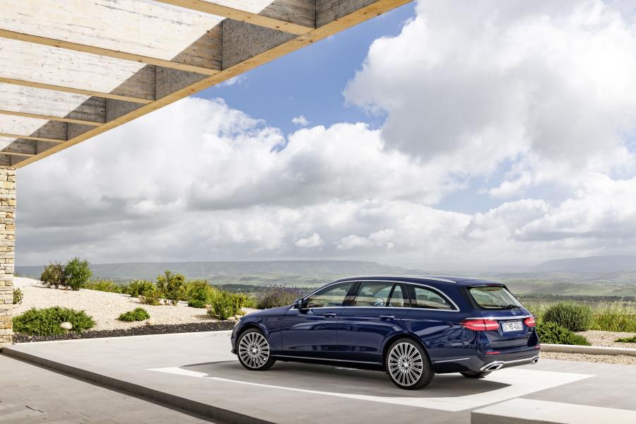  Mercedes-Benz E200 d Exclusive Line Estate 2016 года  (фото 24 из 31)